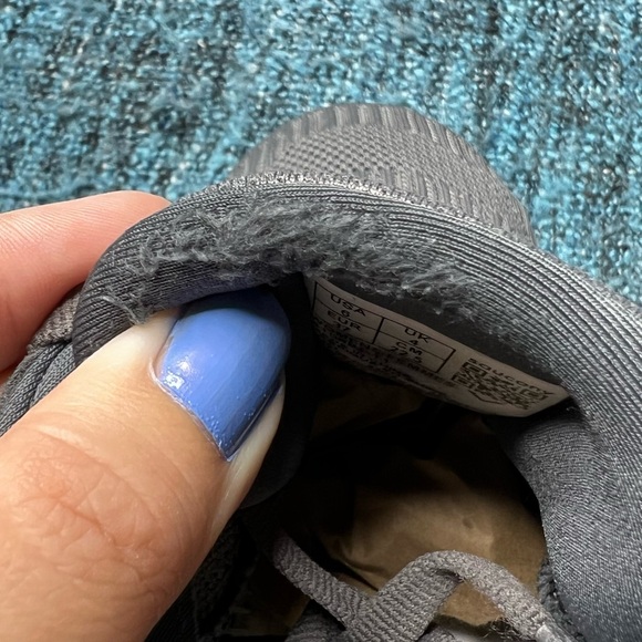 Saucony Triumph 21 Running Shoes in Gravel Grey Light Blue - Picture 11 of 11